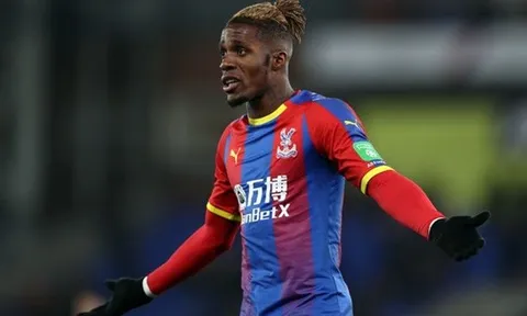 Mặc Chelsea, Arsenal, 'kẻ thách thức' ra đề nghị 'điên rồ' giật Zaha
