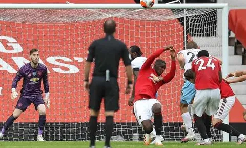 Maguire hé lộ động thái của Pogba trong phòng thay đồ