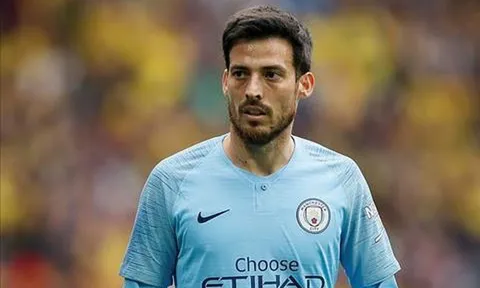 Man City đang thua, David Silva vẫn cười tươi rói với 1 sao Man Utd