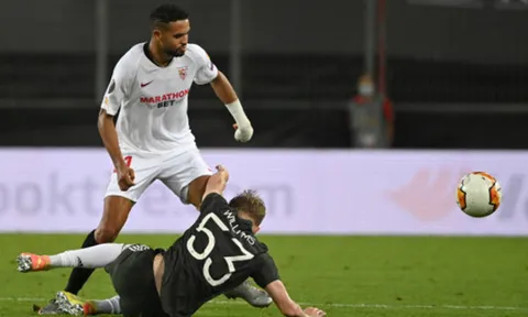 Man United bị loại, CĐV lập tức "tẩy chay" một cái tên