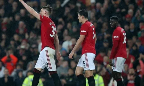 Fan Man Utd: 'Còn điều gì cậu ta không thể làm không?'