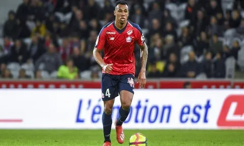 Man United rút lui, Arsenal tiến gần đến "đá tảng" Ligue 1