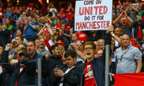 Man United tìm kiếm fan 'cứng', trả lương 100 nghìn bảng Anh