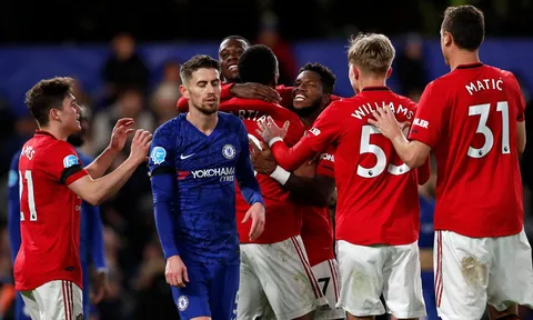 Scholes: "Cứ sau 2 phút, Solskjaer lại phải nhắc cậu ấy 1 lần"
