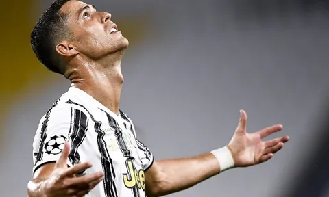 Man Utd 'giải cứu' Cristiano Ronaldo: Một mũi tên trúng ba đích