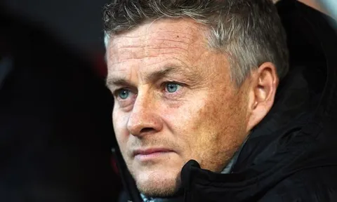 Man Utd khủng hoảng, Ryan Giggs đăng đàn nói 1 câu về ghế nóng của Solskjaer