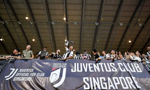 Xui rủi đụng "ông kẹ" Man Utd, Juventus tự biến thành "con ghẻ" tại Singapore