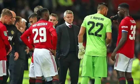 "Tất cả những điều đó tạo nên vấn đề của Man Utd"