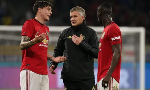 Man Utd và 'tàn dư Mourinho' đang làm Solskjaer quên đi Maguire