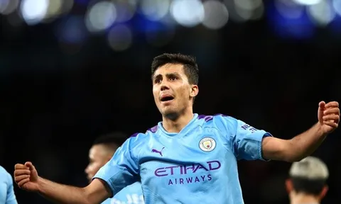 Sao Man City 'làm nhục' đối thủ bằng kỷ lục khó tin