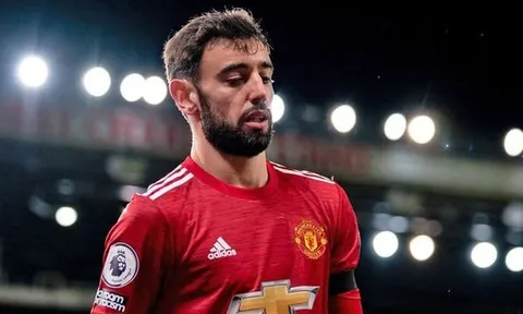 Solskjaer nhút nhát, Fernandes khiến M.U "ngồi trên đống lửa"