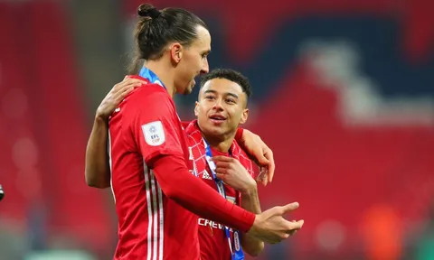 Zlatan chửi thề khi nhìn vào thống kê của Lingard và Pereira