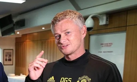 Man Utd lại “im lặng” sau 2 thương vụ: Vấn đề nằm ở đâu?