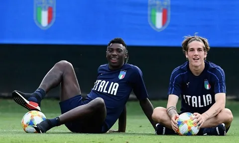 Mancini cảnh cáo “bộ đôi tình nhân” của đội tuyển Italia