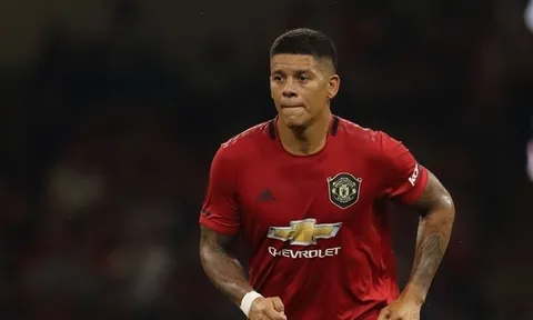 Marcos Rojo đã gây sốc trong 45 phút đầu trận Man Utd - Rochdale