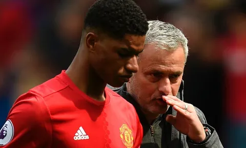 Nhìn Man Utd kiếm pen cực giỏi, Mourinho chỉ còn biết trách mình