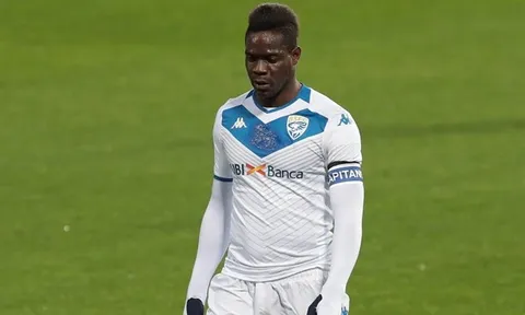 “Bad boy” Balotelli tiếp tục làm loạn ở Brescia