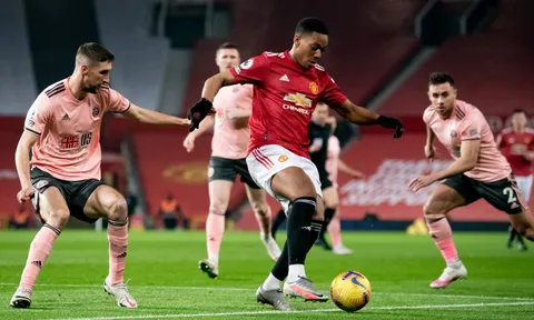 Martial chơi tệ, Man United được "hiến kế" cái tên thay thế