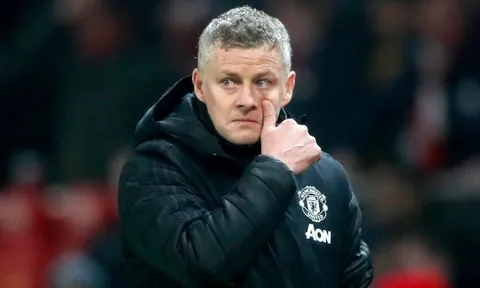 Martin Keown khuyên Solskjaer loại một cái tên để khai thác điểm yếu Liverpool