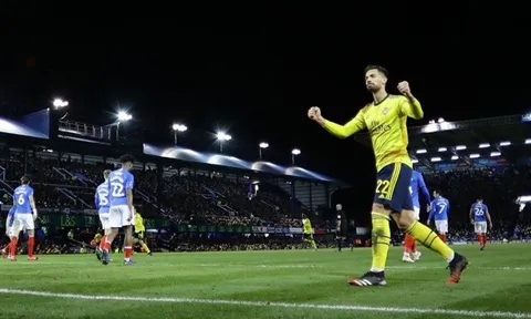 Thăng hoa trước Portsmouth, tân binh Arsenal vẫn lộ ra 'điểm yếu'