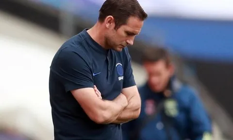 Ban lãnh đạo Chelsea 'vờn' Lampard quá tàn nhẫn trước khi sa thải