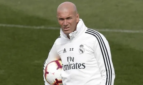Mâu thuẫn khó gỡ với Zidane, "siêu tiền vệ" Real chọn đến Man Utd?