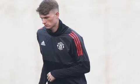 Sao U23 Man Utd trở lại tập luyện sau 11 tháng điều trị ung thư
