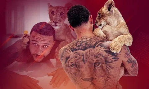 Memphis Depay âu yếm báu vật "sư hổ" mùa dịch