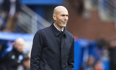 Mệnh lệnh từ sếp lớn, Zidane run rẩy cầm Real đấu El Clasico