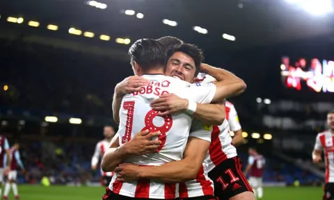 Mèo đen 'trở lại', lội ngược dòng ngoạn mục trước đại diện Premier League