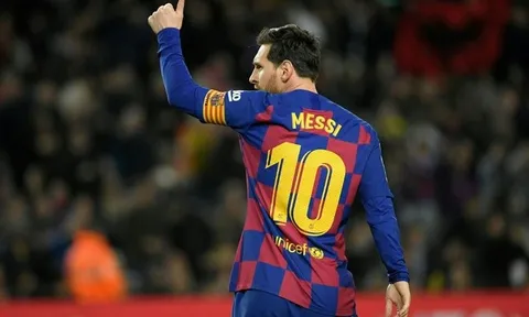 Messi ăn bám Barcelona hay ngược lại?
