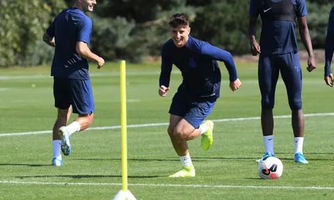 "Messi của Lampard" khuấy đảo sân tập Chelsea