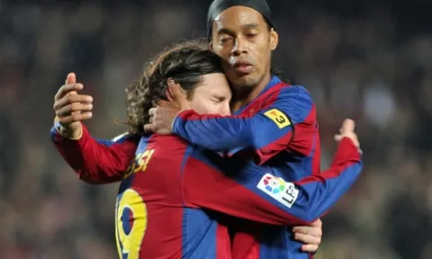 Messi gửi thông điệp đầy cảm xúc đến "ảo thuật gia" Ronaldinho