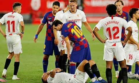 Messi nổi quạu tẩn đối thủ, Barca chờ 'dâng' ngôi đầu cho Real