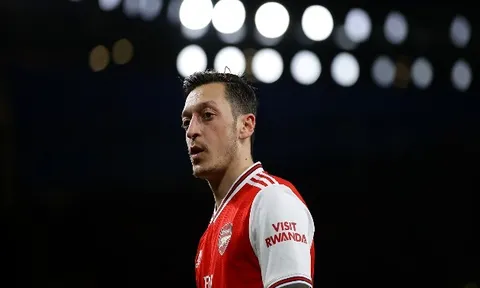 XONG! Mesut Ozil bất ngờ công khai 2 bến đỗ "trong mơ"