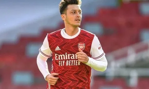 'Trên cơ' Arsenal, người bí ẩn hành động gây sốc đưa Ozil rời Emirates