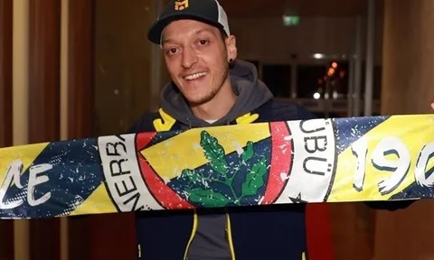 Tới Fenerbahce, Ozil phá vỡ im lặng về chuỗi ngày 'ác mộng' ở Arsenal