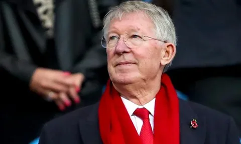 Man Utd khủng hoảng, Solskjaer tiết lộ điều Sir Alex đang làm