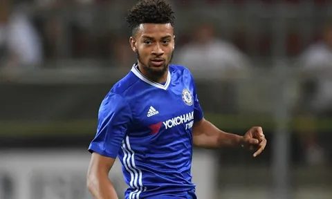10 năm khoác áo 17 CLB, cuối cùng trung vệ Chelsea cũng được 'giải thoát'