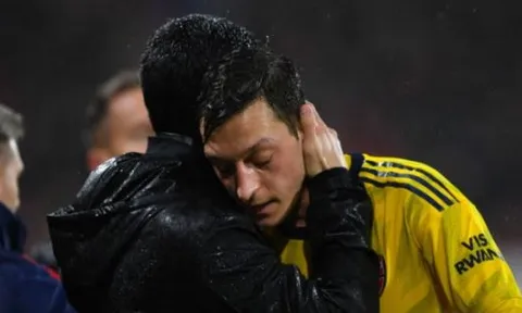 Mikel Arteta ra điều kiện cho Mesut Ozil