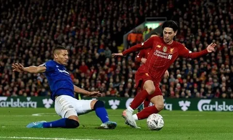 Minamino 'lạc lối' ở Liverpool, HLV Salzburg tuyên bố quá bất ngờ