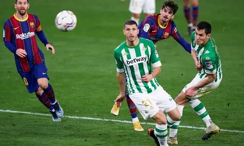 'Mở tài khoản' tại Barca, đàn em CR7 tự thưởng bằng siêu xe quá chất