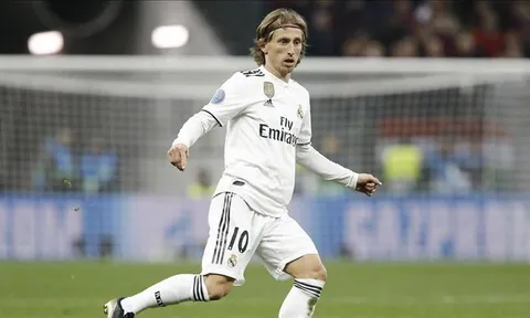 Modric gây sốc với tương lai sắp tới ở Real