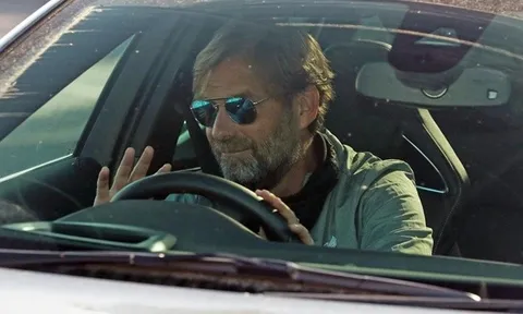 Liverpool rầm rộ hội quân: Kỳ lạ Salah, tân binh chuyên dự bị đăm chiêu