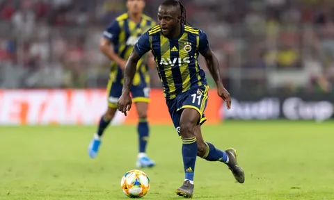 Fenerbahce không gia hạn hợp đồng với sao Chelsea