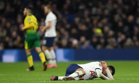 Mourinho: "2 cầu thủ Tottenham bảo tôi thay ra khỏi sân ngay lập tức"