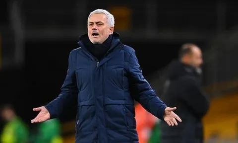 Mourinho chỉ trích BTC Premier League thiếu chuyên nghiệp