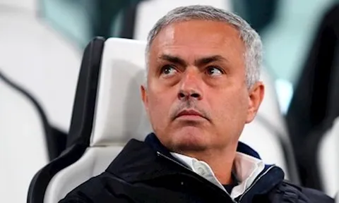 Mourinho phá vỡ im lặng về tương lai, phản hồi lạ việc Lampard làm HLV Chelsea