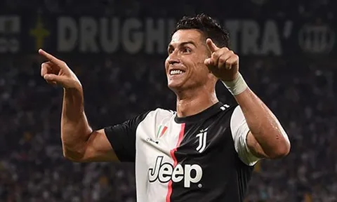 Mourinho: "Khi Ronaldo 50 tuổi, FIFA sẽ làm 1 điều với cậu ấy"