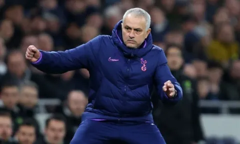 Mourinho phẫn nộ: "Tôi không thể tiếp tục cho cậu ta thêm cơ hội!"